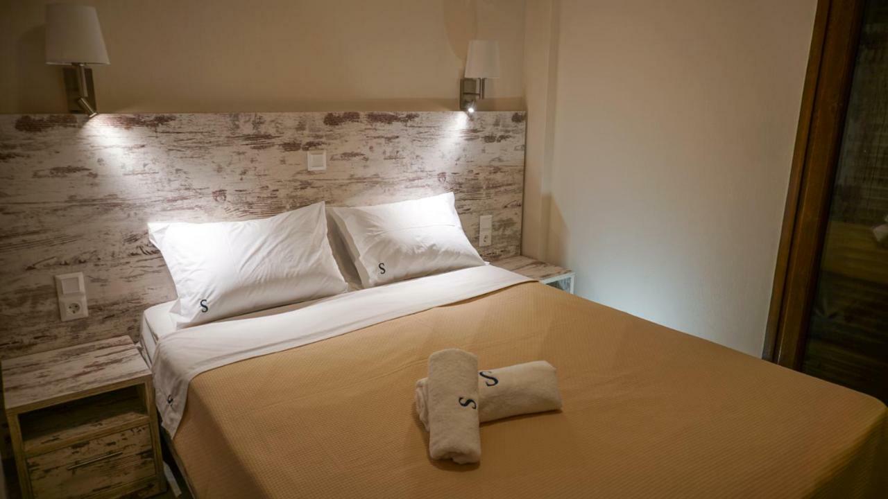 Sinodinos Deluxe Apartments Афитос Экстерьер фото
