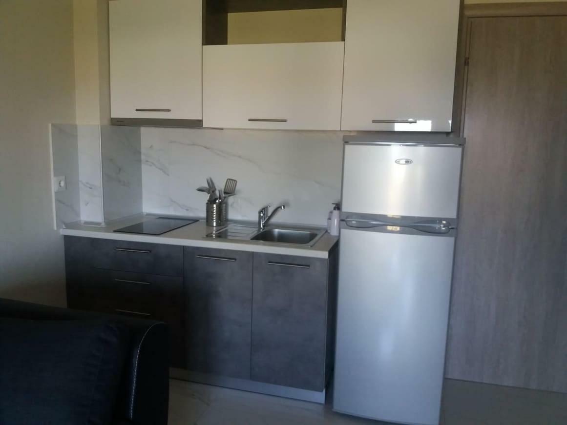 Sinodinos Deluxe Apartments Афитос Экстерьер фото